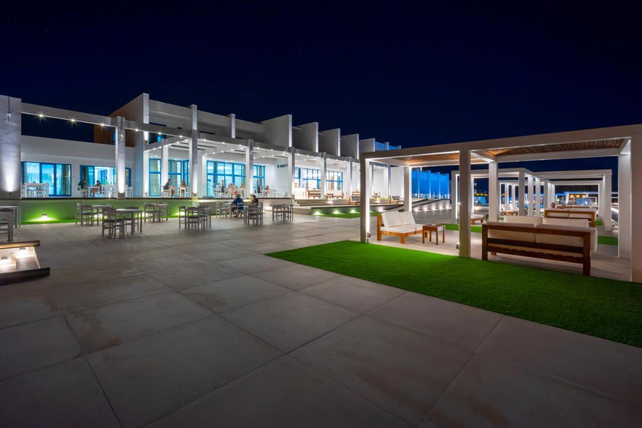 Kamari Hotel