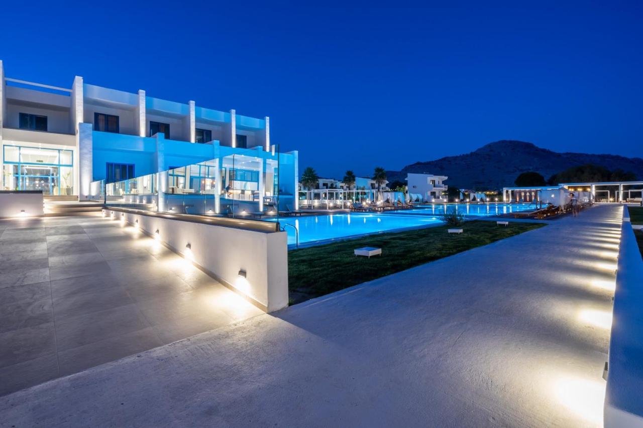 Kamari Hotel 4*