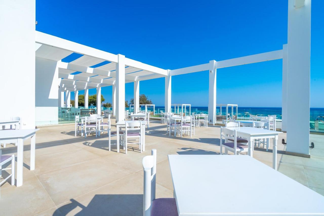 Kamari Hotell