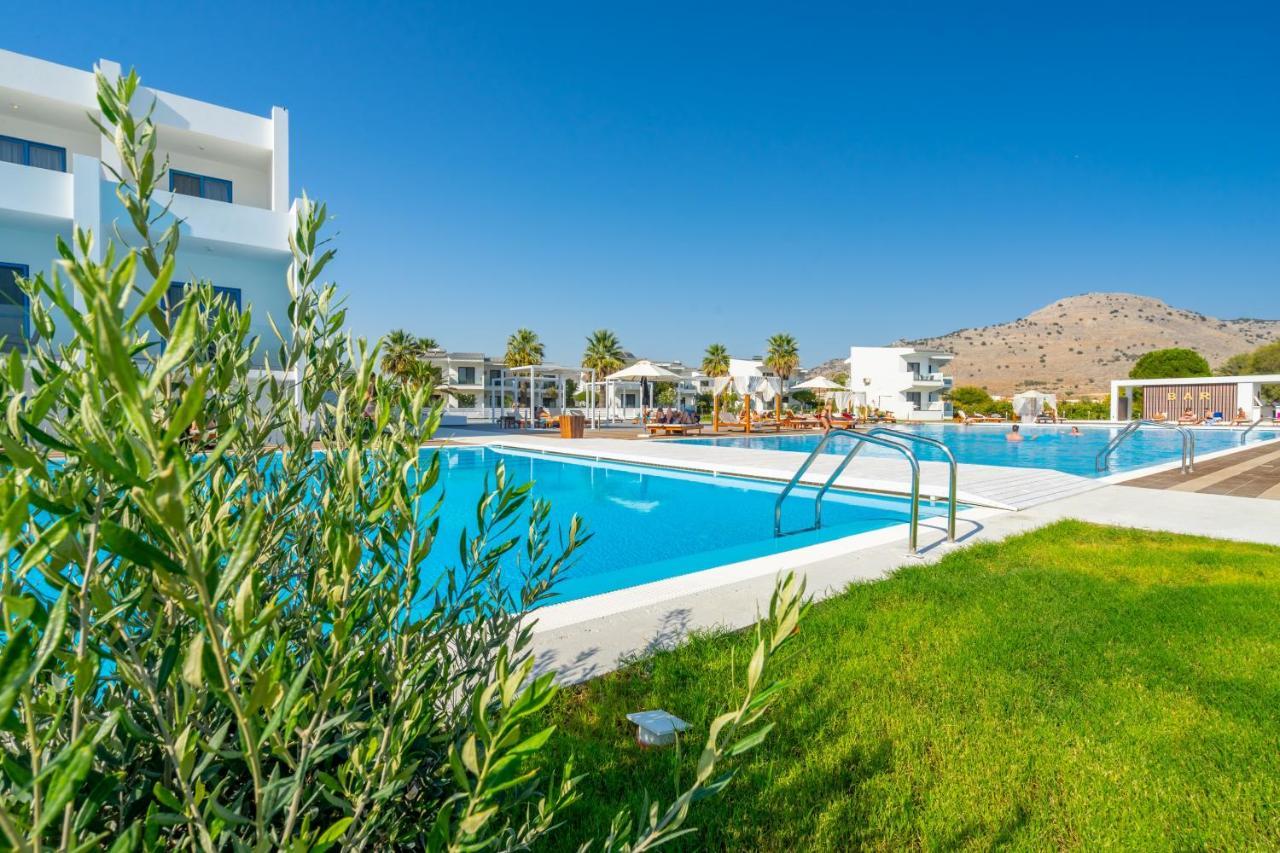 Kamari Hotel 4*