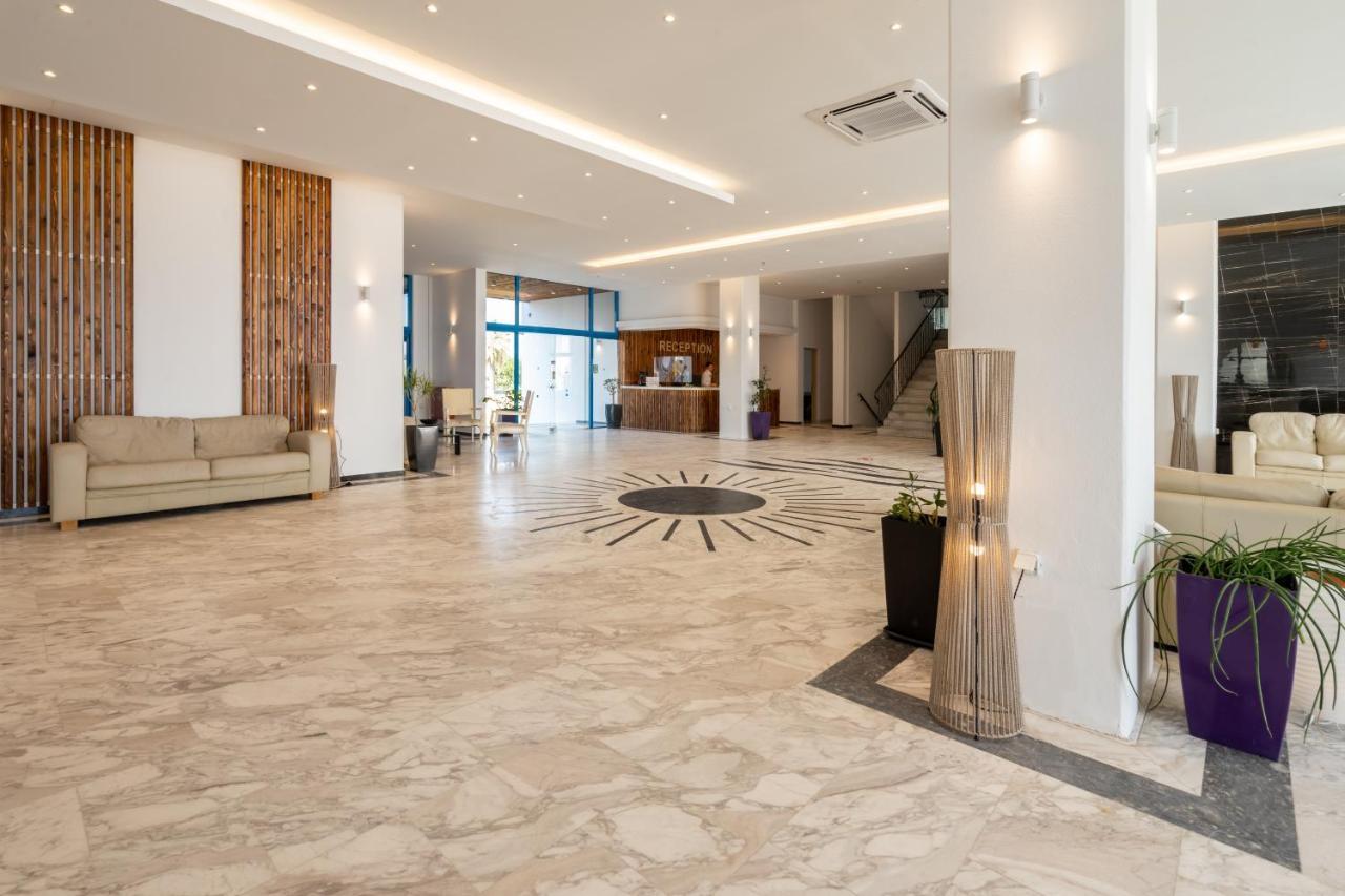 Hotel Kamari 4*