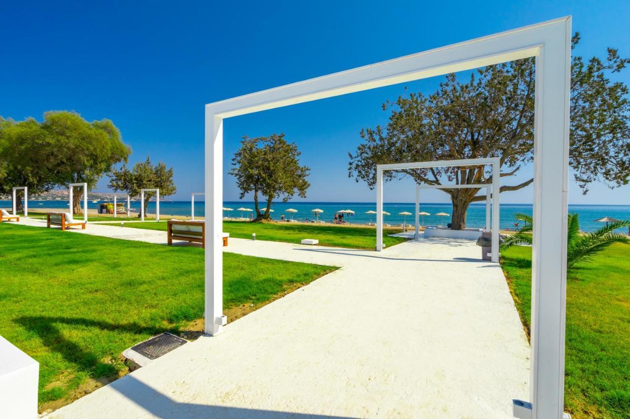 Kamari Hotell