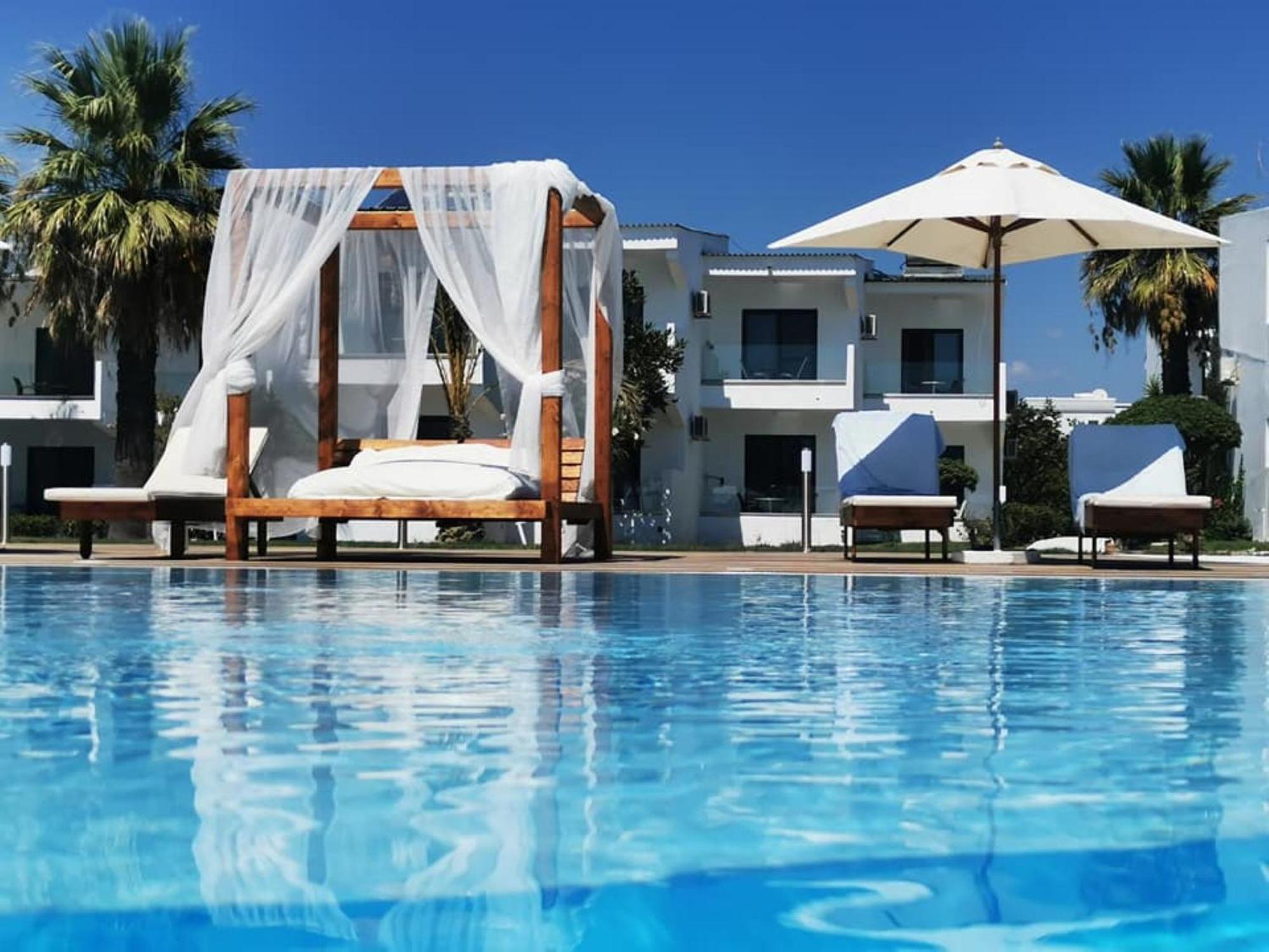 Kamari Hotel