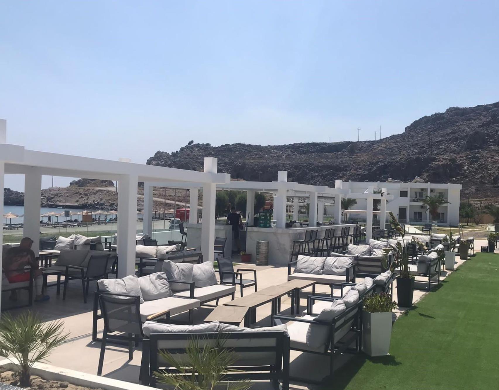 Kamari Hotel