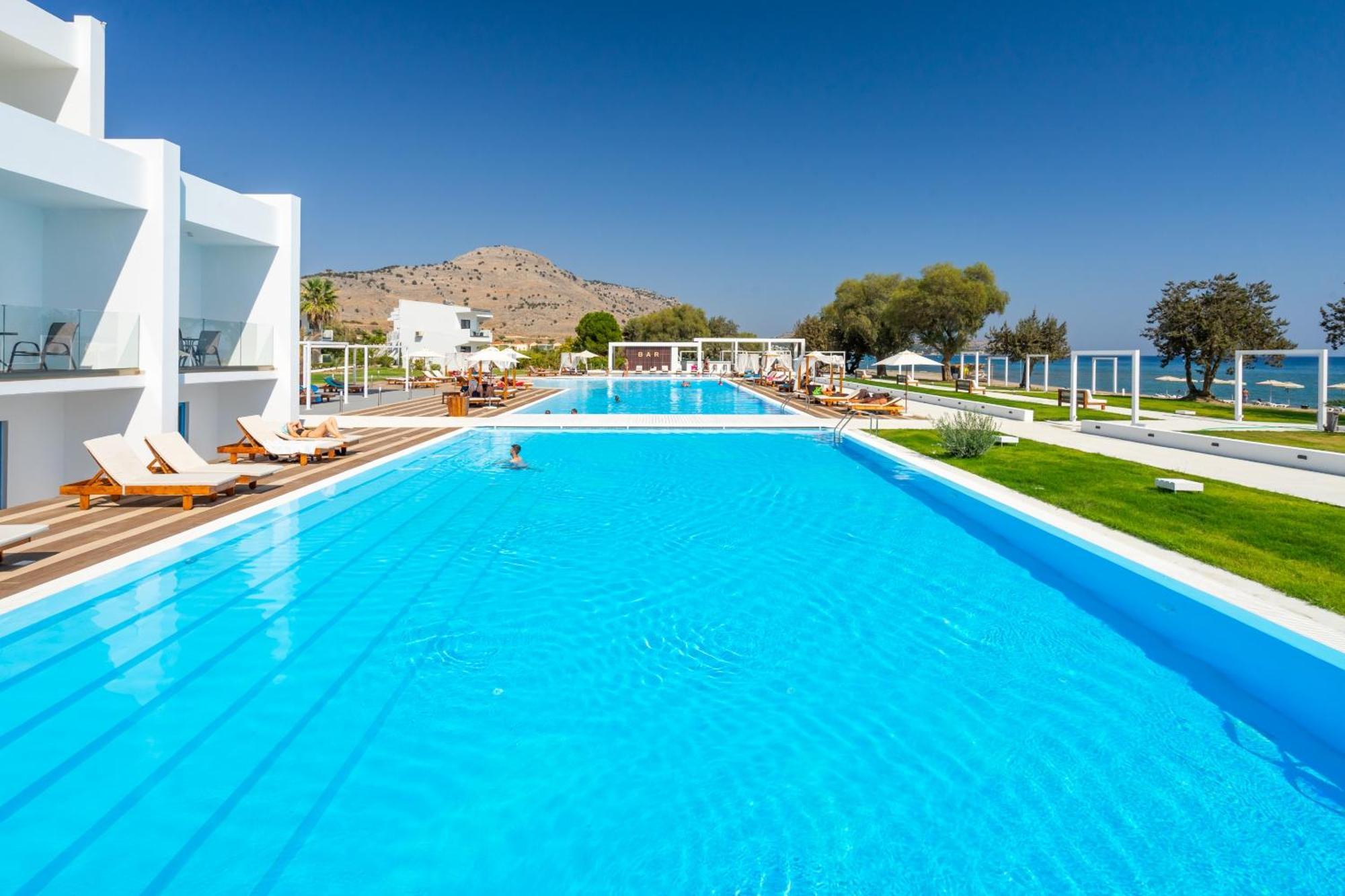 Kamari Hotel