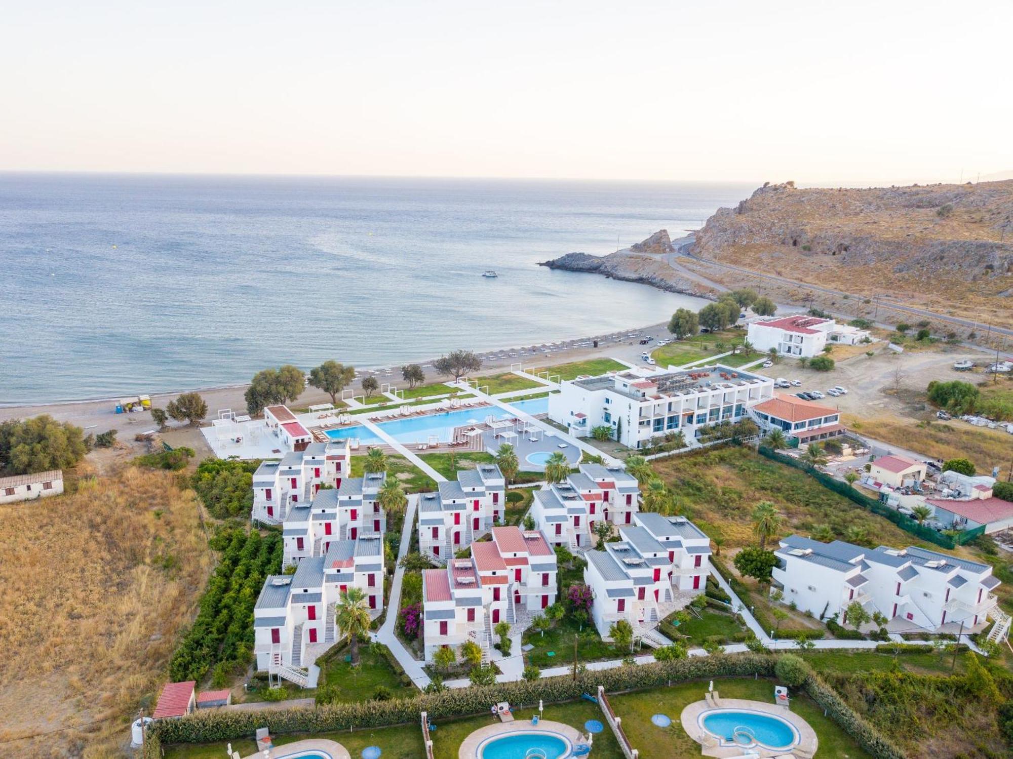 Kamari Hotel