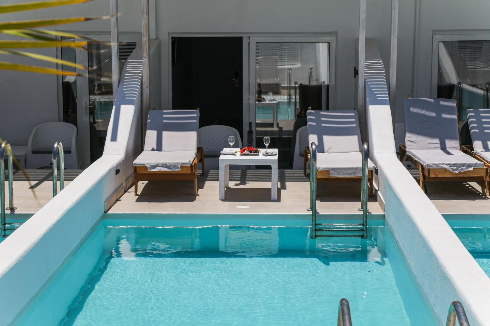 Kamari Hotel